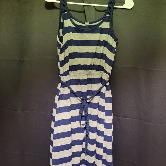 Casual dress - Picture 2 of 4